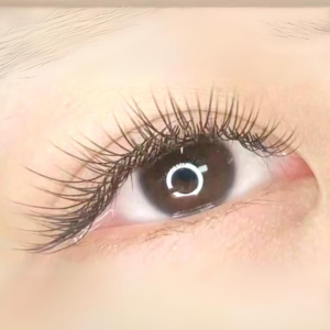 Yokomomo Fashion Lash Doll Eye extensions - wide-eyed, youthful lash style